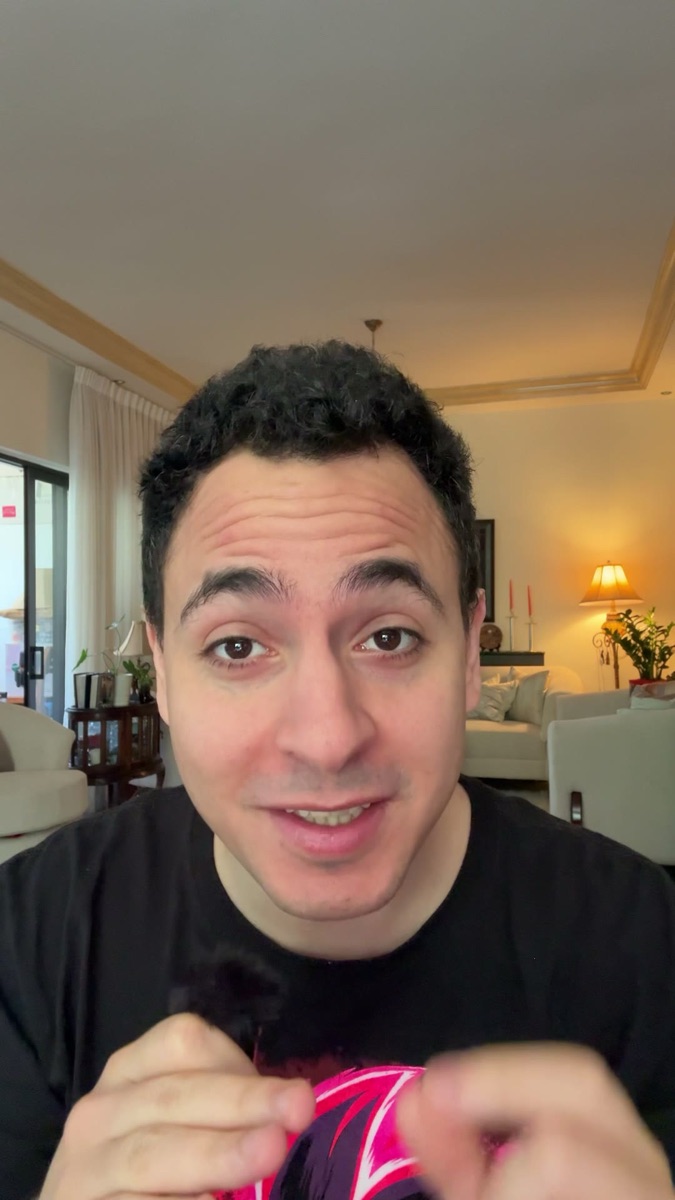 لقطة من الفيديو: Claude يتصفح الإعلانات في Chrome